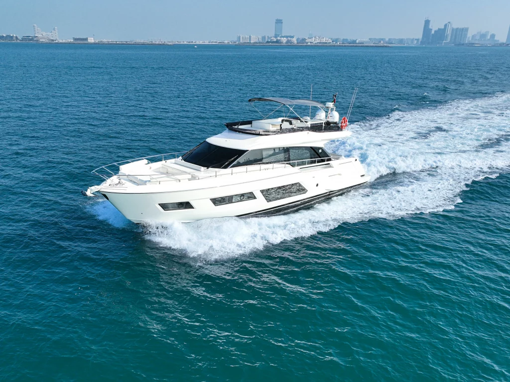 FERRETTI 670